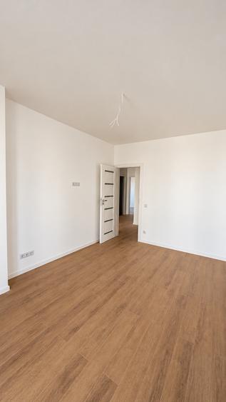 Apartament cu 3 camere semidecomandat în Turnișor