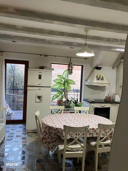Apartament cu 5 camere decomandat, mobilat în Sub Arini