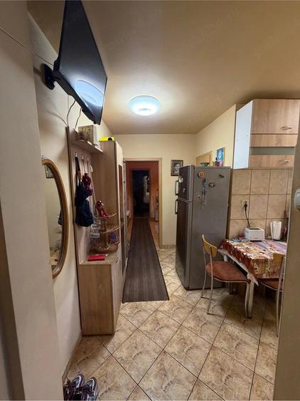 Apartament cu 3 camere semidecomandat în Șagului