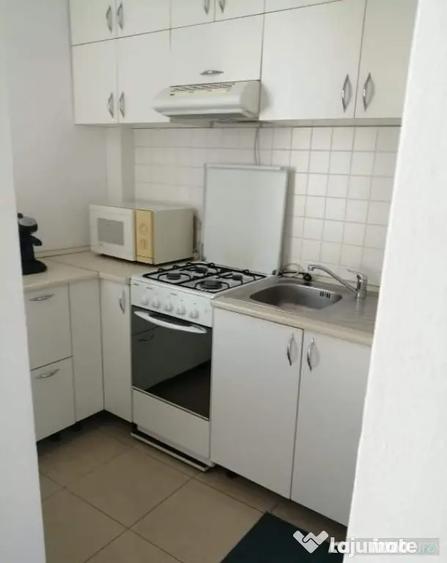 Garsonieră decomandată în Take Ionescu