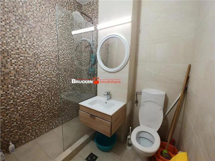 Garsonieră decomandată în Central