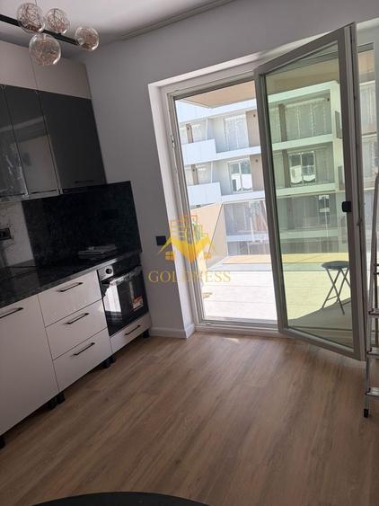 Apartament cu 2 camere decomandat, mobilat în Bulgaria
