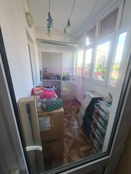 Apartament cu 3 camere decomandat în Câmpina