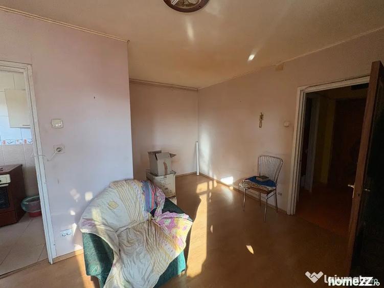Garsonieră decomandată în Vitan