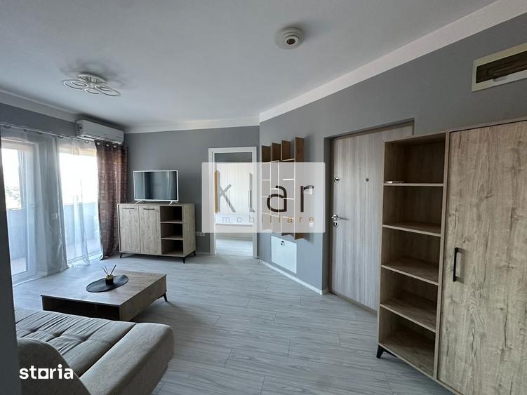 Apartament cu 3 camere semidecomandat, mobilat în Bulgaria