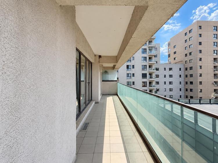 Apartament cu 3 camere semidecomandat, mobilat în Pipera