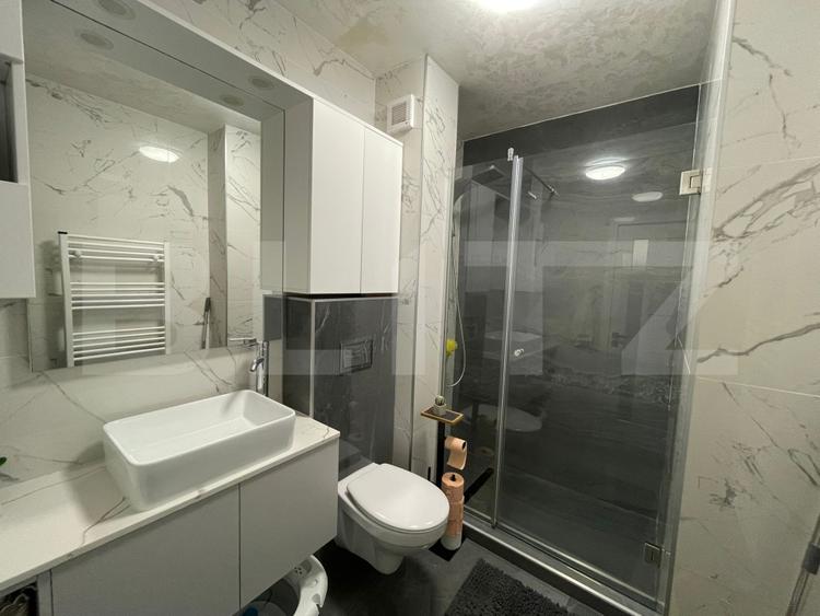 Apartament cu 3 camere semidecomandat, mobilat în Florești