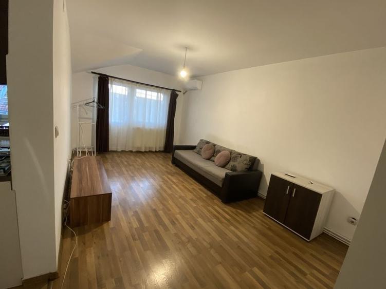 Apartament cu 2 camere în Lipovei