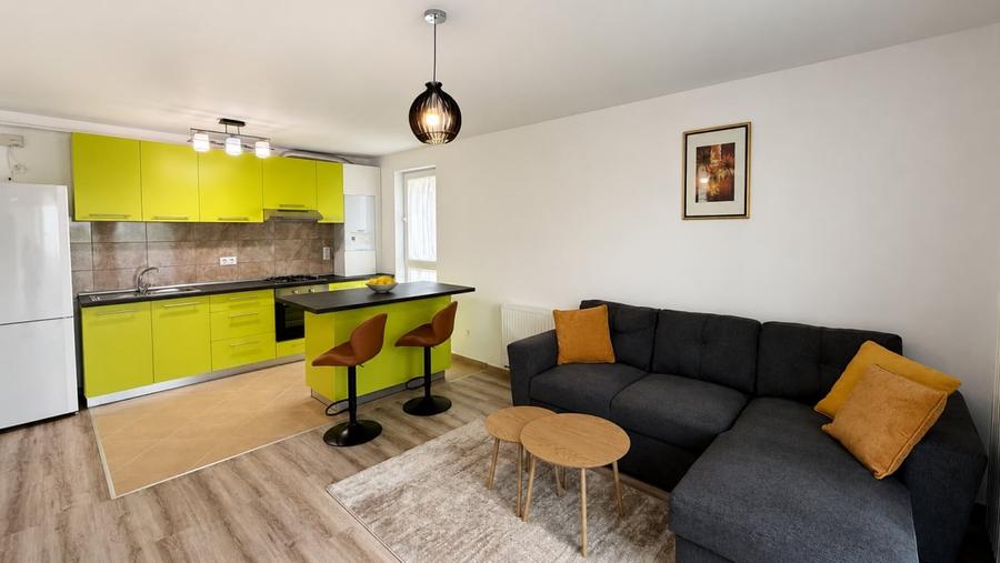 Apartament cu 2 camere decomandat, mobilat în Tractorul