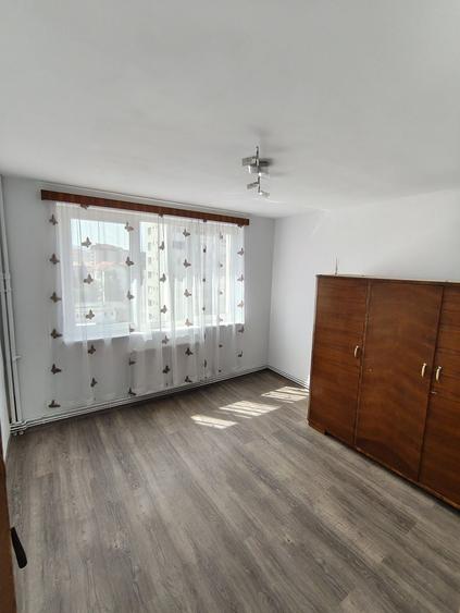 Apartament cu 2 camere decomandat în Lazaret