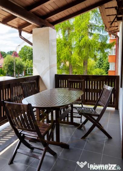 Casă cu 14 camere cu Teren 900 Mp în Central