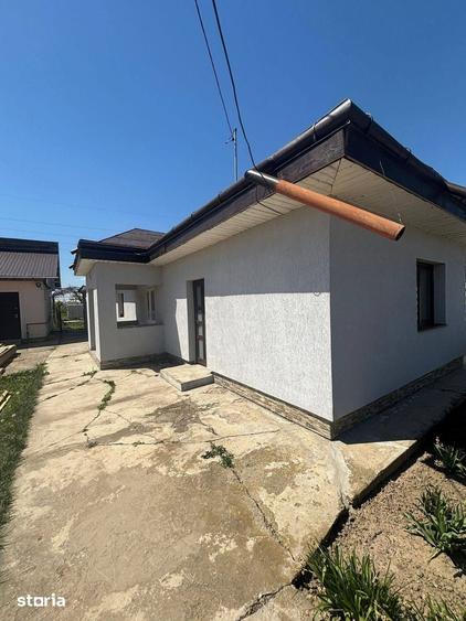 Casă cu 4 camere cu Teren 1070 Mp în Central