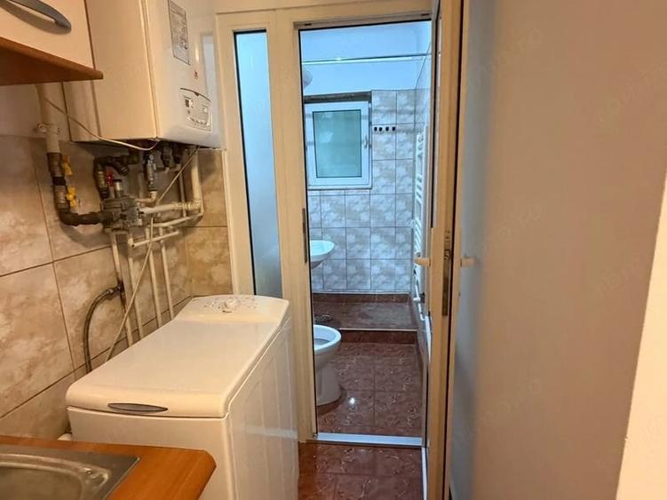 Garsonieră decomandată în Baba Novac
