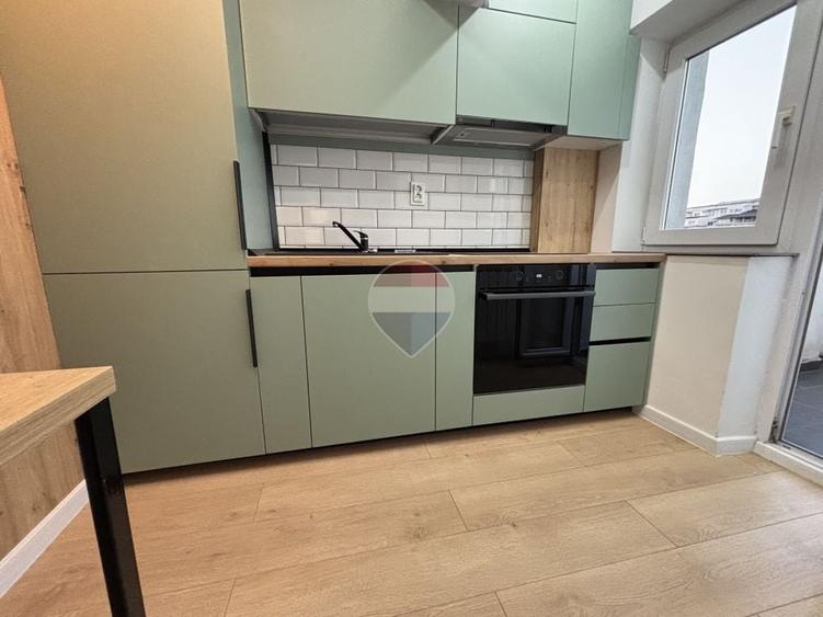 Apartament cu 2 camere decomandat, mobilat în P-ța Alba Iulia