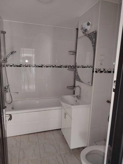 Apartament cu 3 camere decomandat în Mătăsari