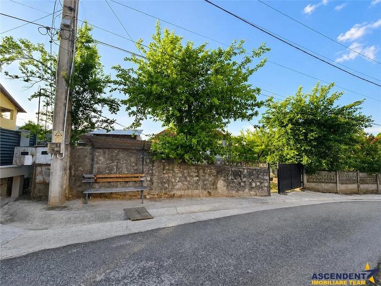 Casă cu Teren 1917 Mp în Runcu