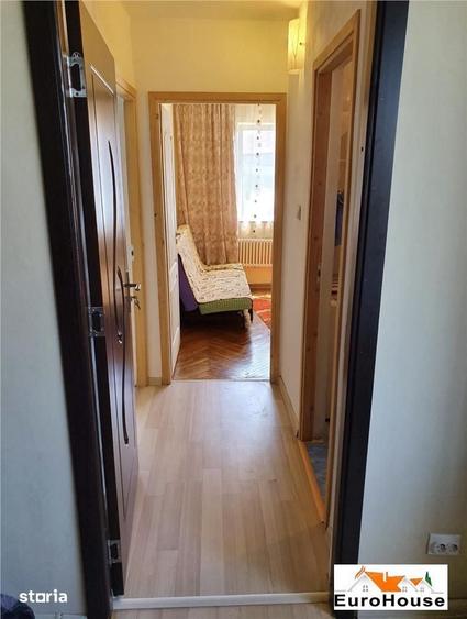 Apartament cu 3 camere decomandat în Cetate