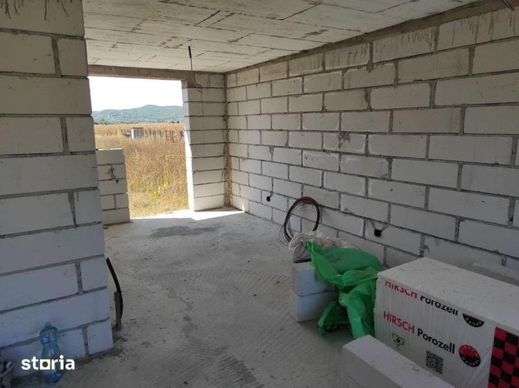 Casă cu 2 camere cu Teren 56 Mp în Orlești