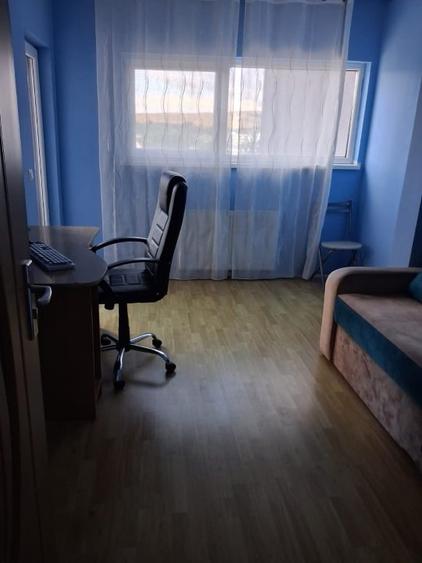 Apartament cu 3 camere decomandat în Independenței