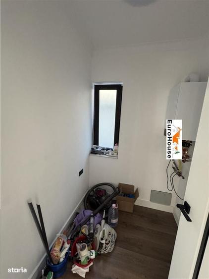 Casă cu 4 camere cu Teren 500 Mp în Central