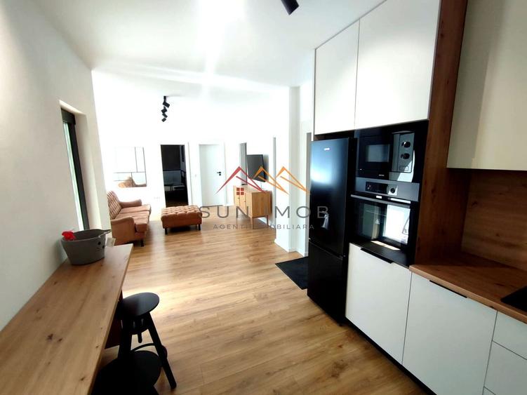 Apartament cu 3 camere, mobilat în Central