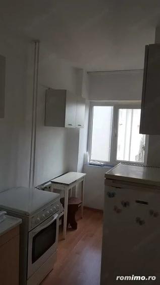 Garsonieră decomandată în P-ța Maria