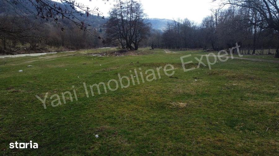 Teren de 3000 mp, în Corbeni