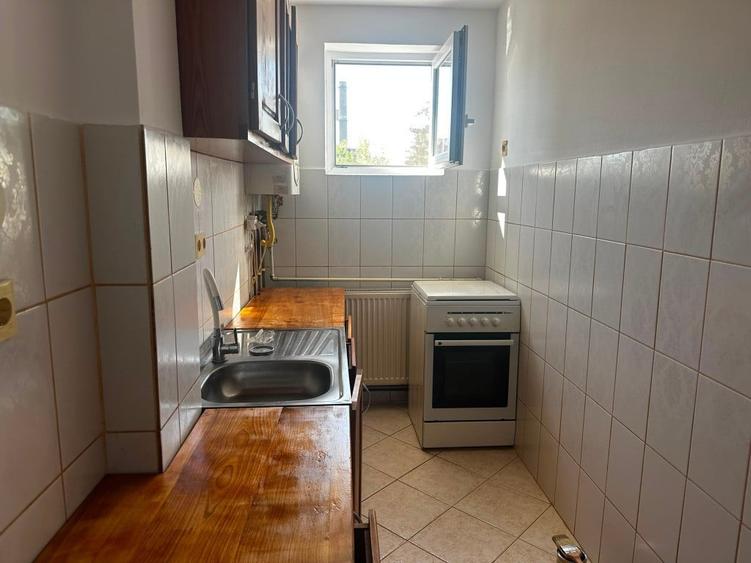 Apartament cu 2 camere nedecomandat în Decebal