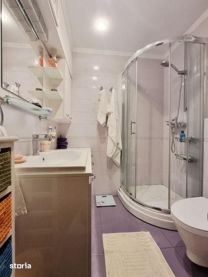 Apartament cu 5 camere decomandat în Unirii