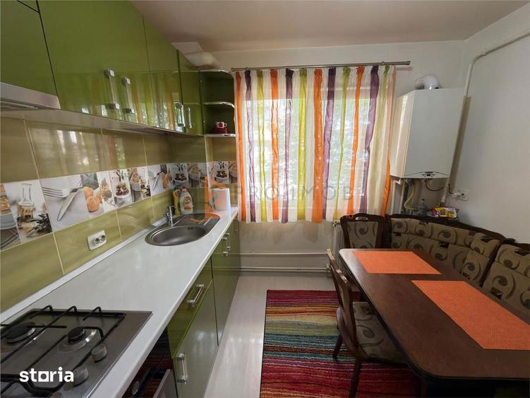 Apartament 3 camere cf 1 semidecomandat zona Micro 3 - 11