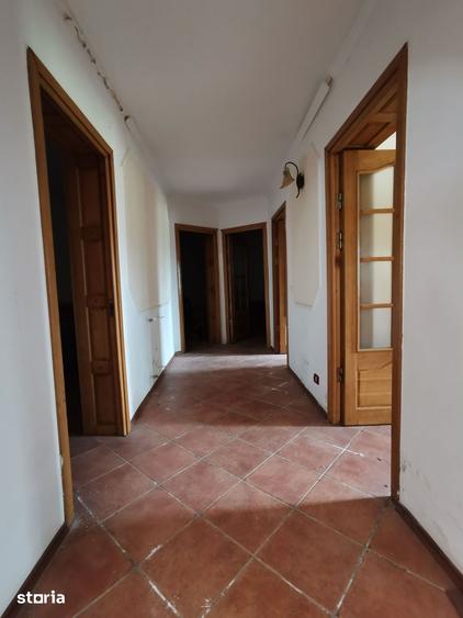 Casă cu 6 camere cu Teren 3187 Mp în Urechești
