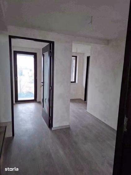 Casă cu 6 camere cu Teren 517 Mp în Central