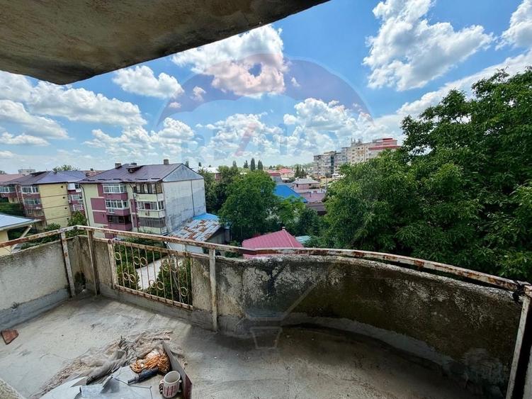 Apartament cu 3 camere de vânzare în zona Brailei - 10