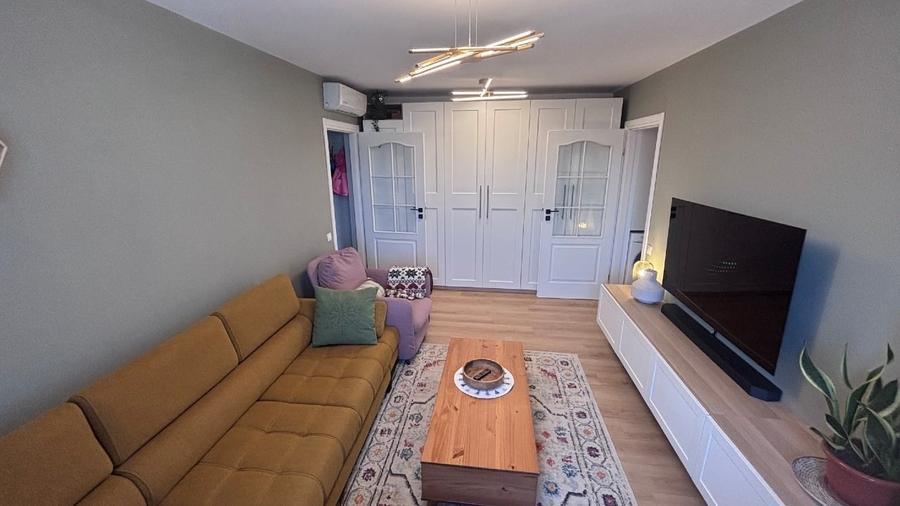 Apartament cu 3 camere semidecomandat, mobilat în Lujerului