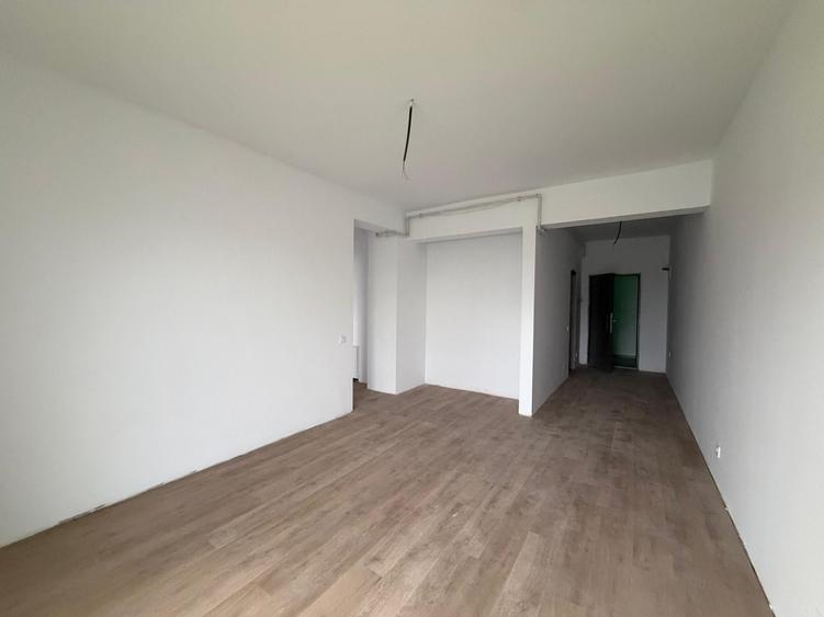 Apartament cu 2 camere semidecomandat în Florești