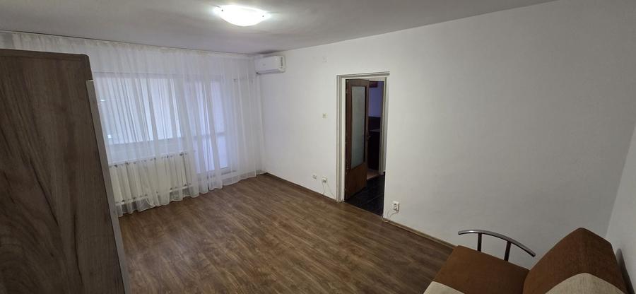 Apartament cu 2 camere decomandat în Tei