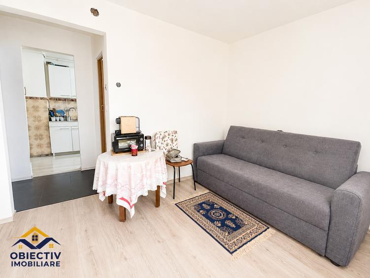Apartament cu 4 camere semidecomandat în Dărmănești