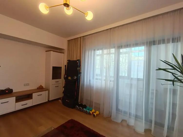 Apartament cu 2 camere decomandat, mobilat în Vitan Mall