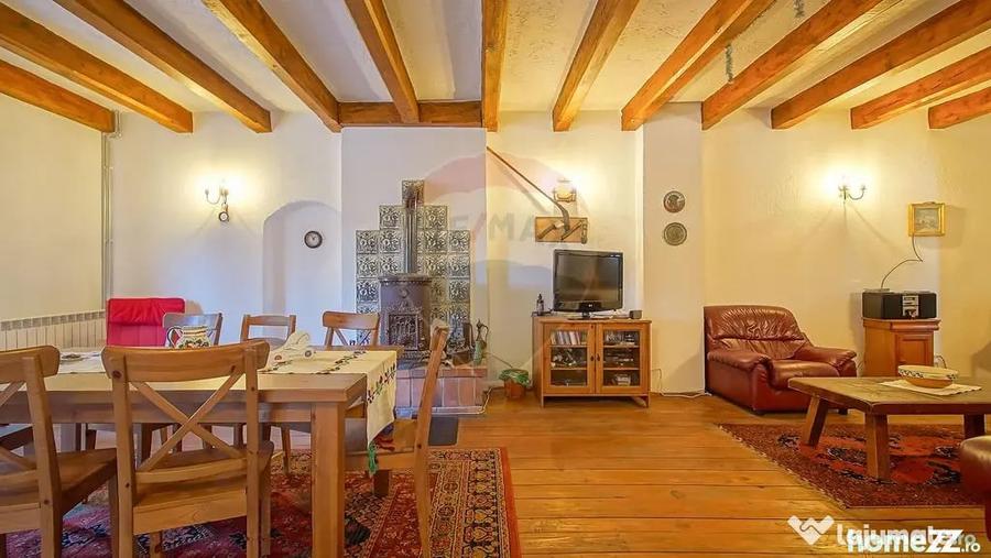 Casă cu 16 camere cu Teren 1368 Mp în Timișu de Sus