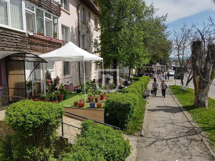 Apartament cu 2 camere semidecomandat, mobilat în Central