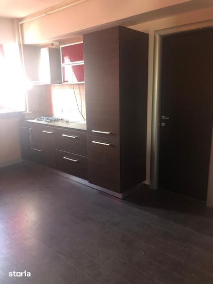 Apartament cu 6 camere în Străulești