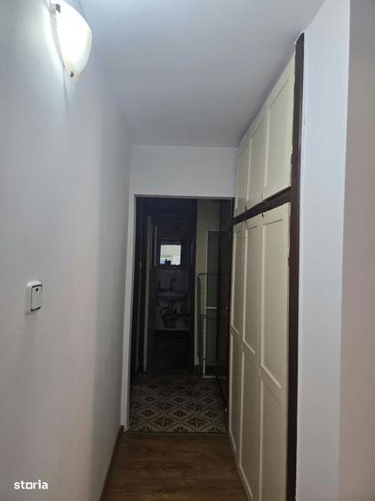 Apartament cu 4 camere decomandat în Micro 16