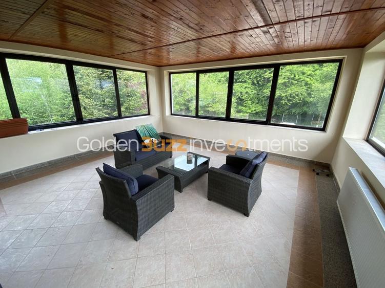 Casă individuală cu 7 camere cu Piscina în Iancu Nicolae