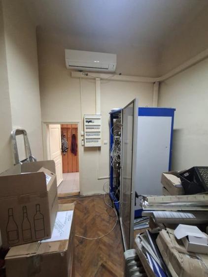 Apartament cu 4 camere semidecomandat în Central