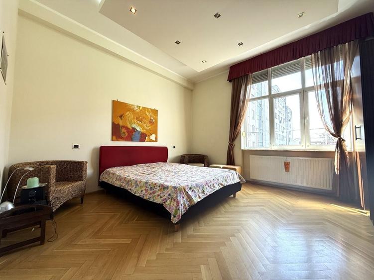 Apartament cu 3 camere semidecomandat, mobilat în Ultracentral