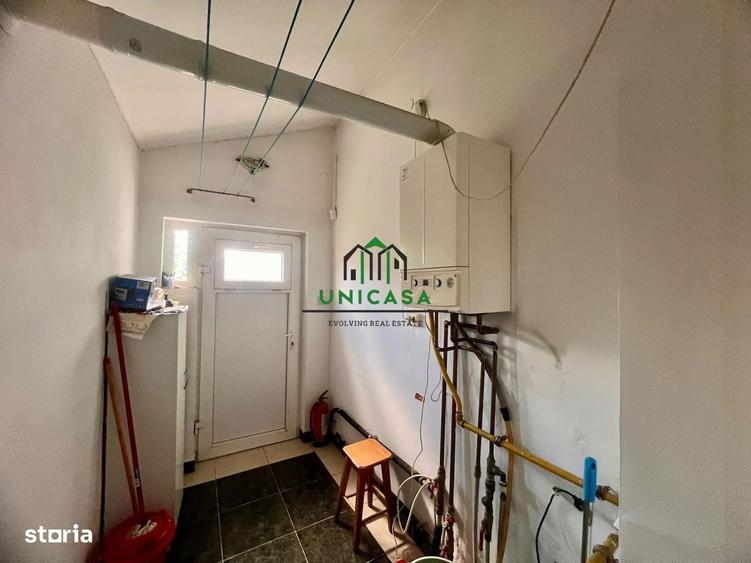 Casă cu 4 camere în Poenari