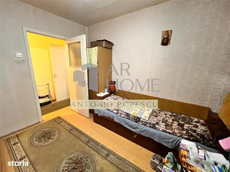 Apartament cu 3 camere semidecomandat în Lipănești