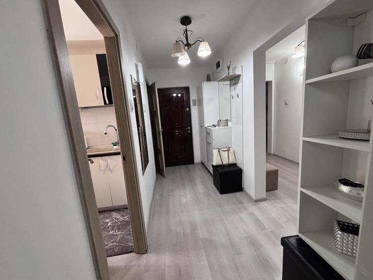 Apartament cu 4 camere decomandat, mobilat în Doamna Ghica