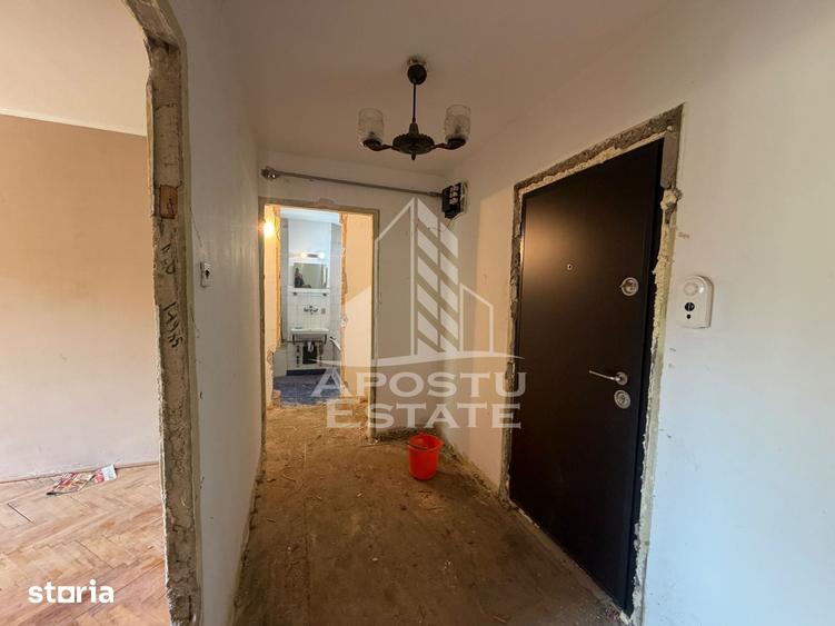 Apartament cu 2 camere decomandat în Lipovei