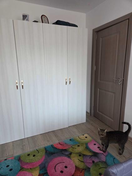 Apartament cu 3 camere semidecomandat în Titan